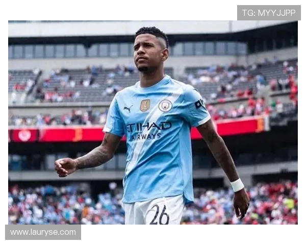 深夜发图引热议球星或将以创纪录转会费做出重大决定